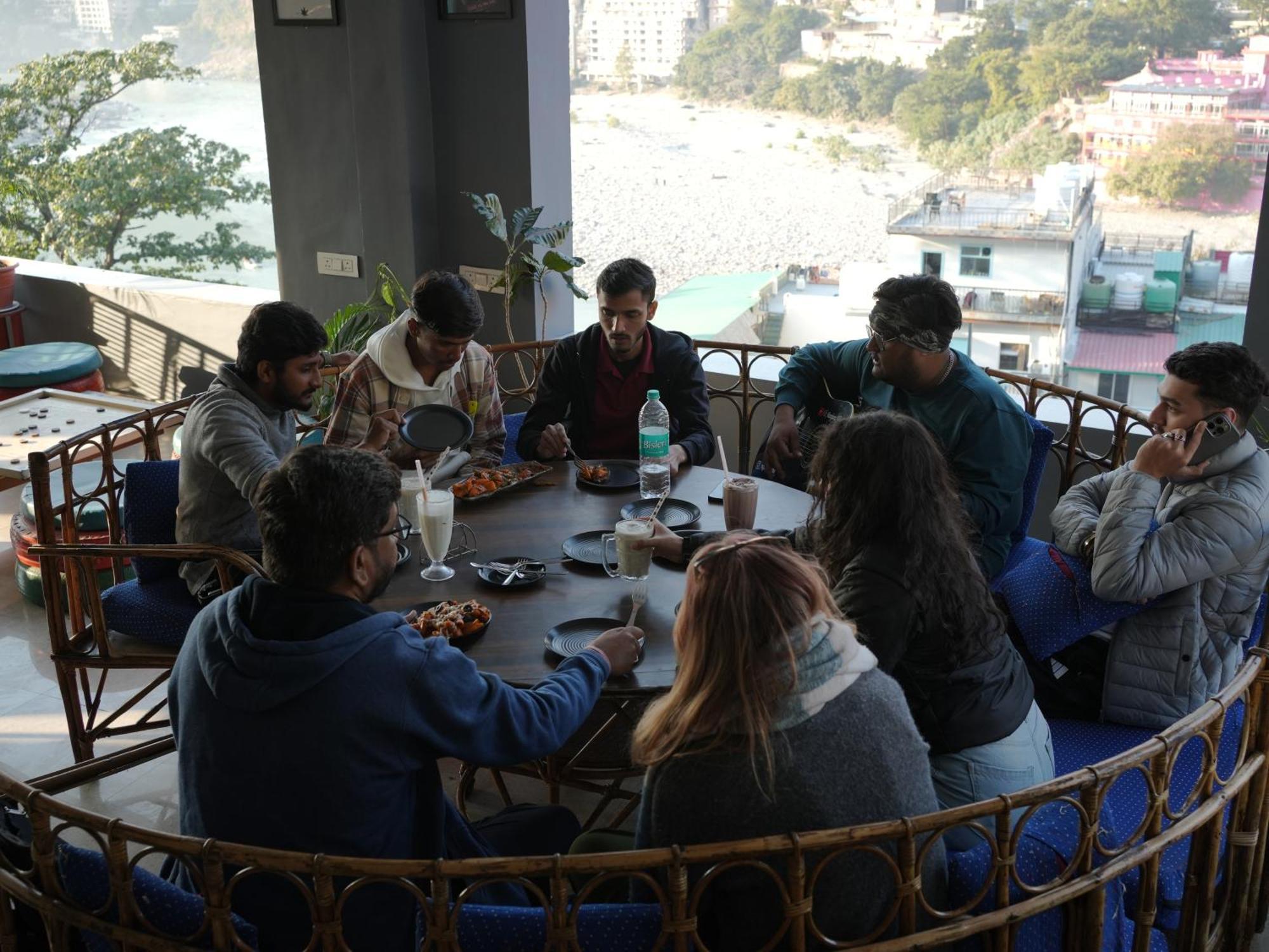 Skyard Rishikesh, Laxman Jhula Hostel Ngoại thất bức ảnh