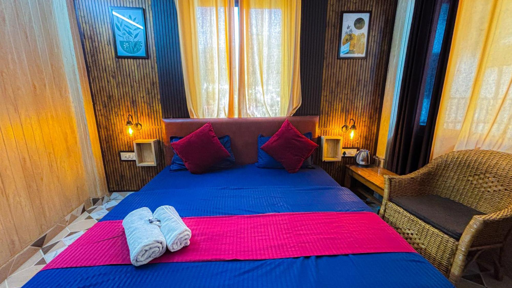 Skyard Rishikesh, Laxman Jhula Hostel Ngoại thất bức ảnh
