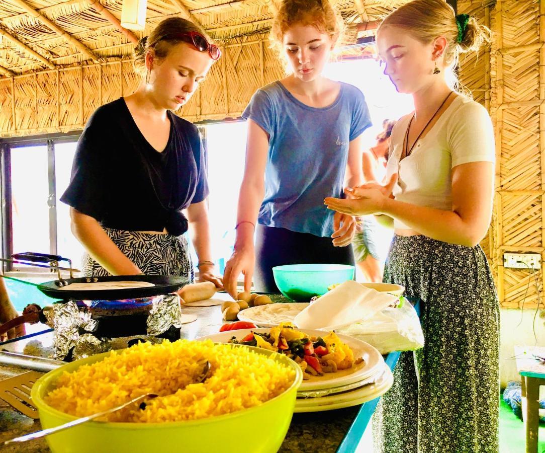 Skyard Rishikesh, Laxman Jhula Hostel Ngoại thất bức ảnh